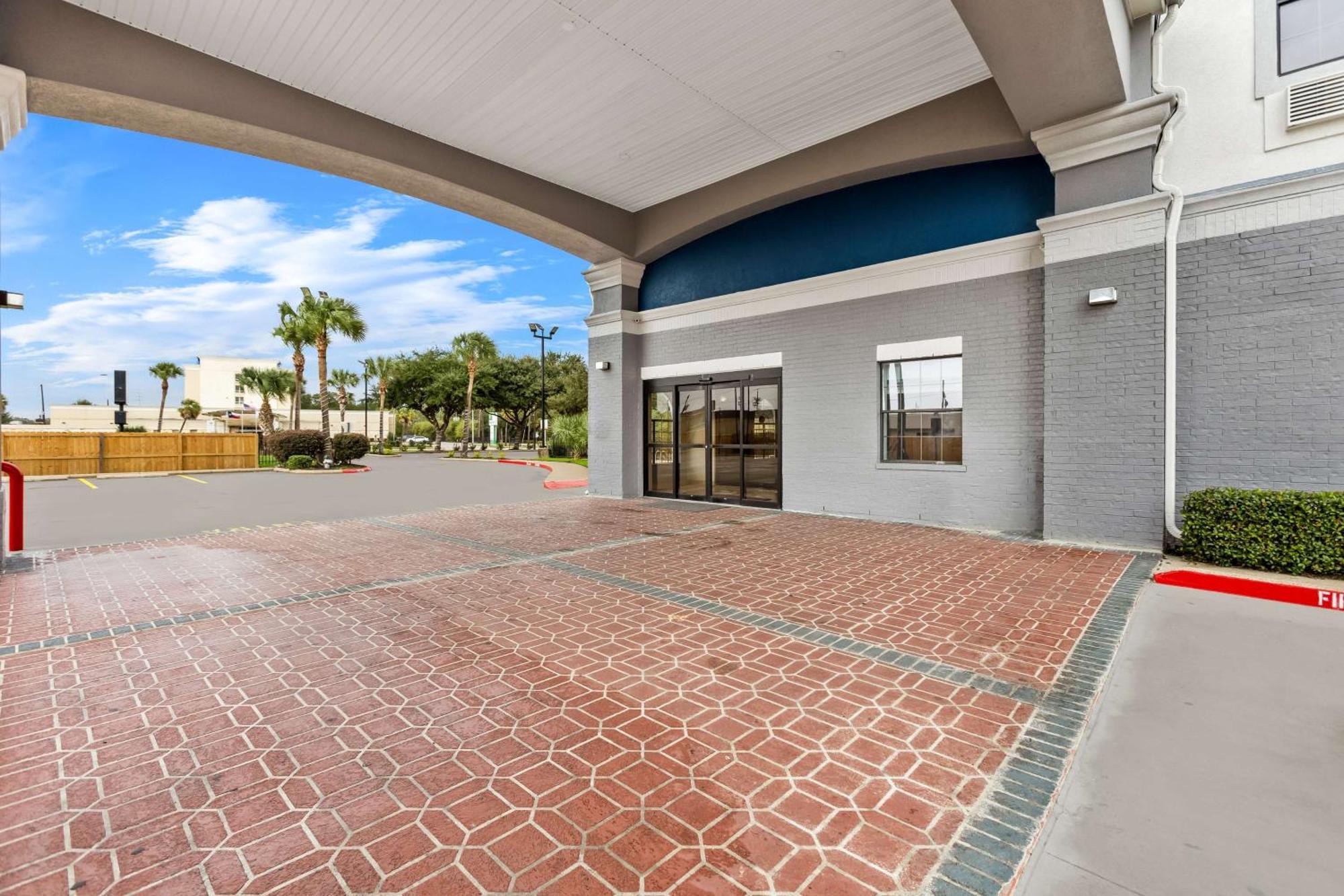 Sonesta Essential Beaumont Hotel Exterior photo